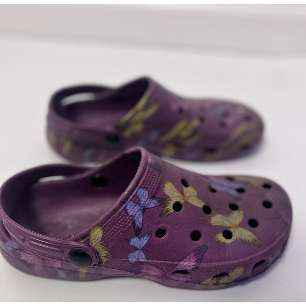 Skyline Women's Classic Slip-on Clogs in Purple with a Butterfly Design, Size 6 - Picture 3 of 4